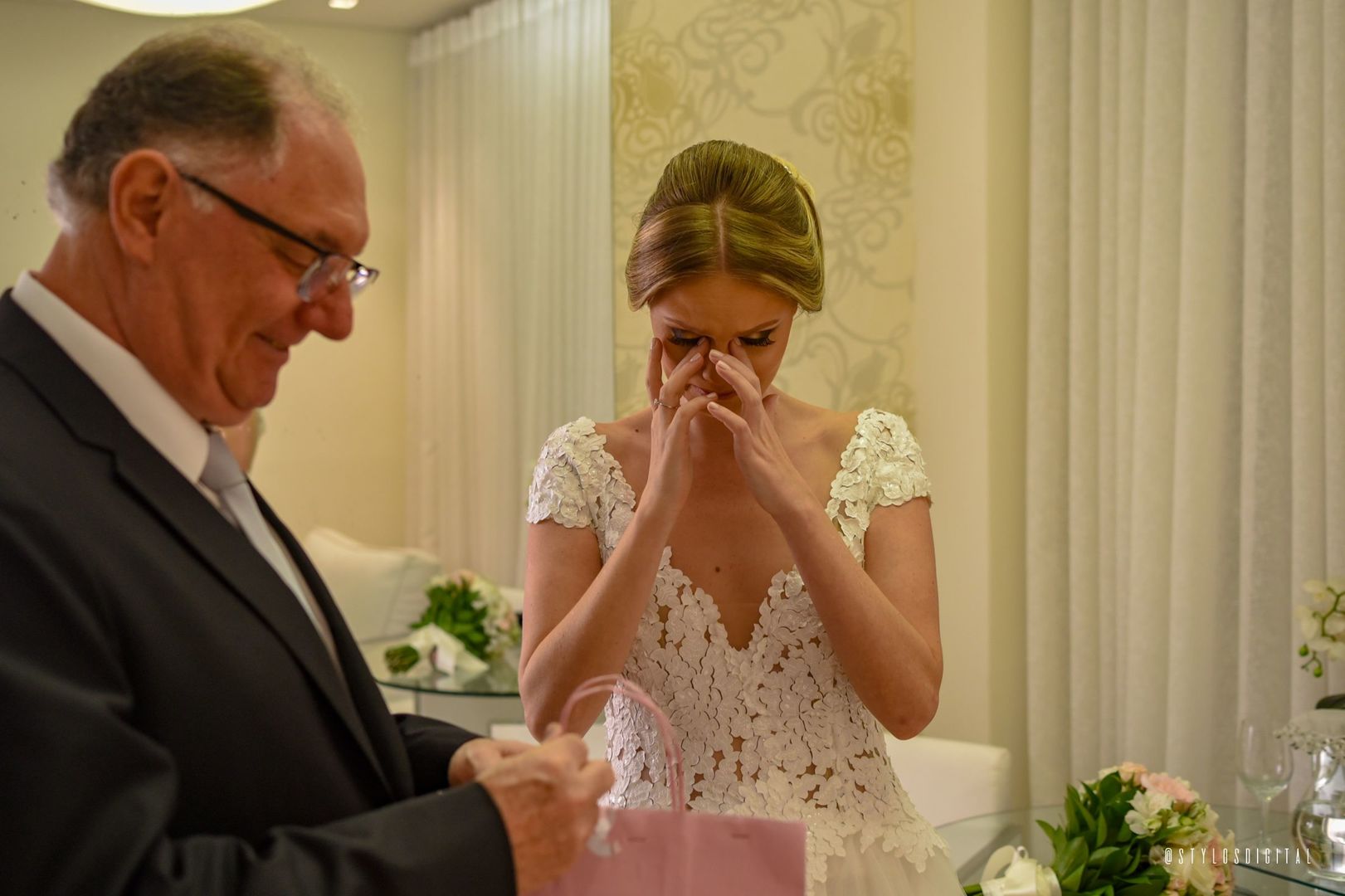 Foto Sangue, suor e uma festa de casamento Foto Sangue, suor e uma festa de casamento - Imagem 1
