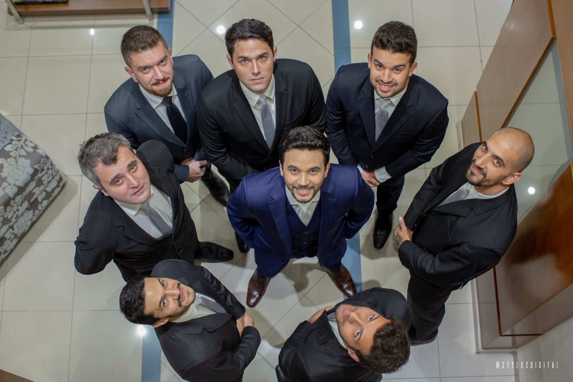Foto Sangue, suor e uma festa de casamento Foto Sangue, suor e uma festa de casamento - Imagem 64