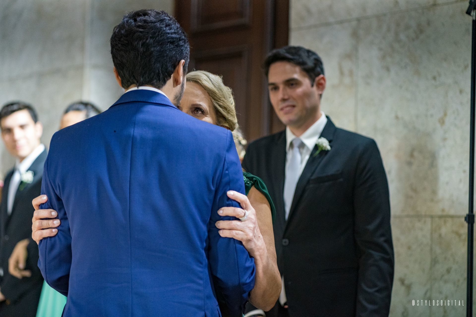 Foto Sangue, suor e uma festa de casamento Foto Sangue, suor e uma festa de casamento - Imagem 5