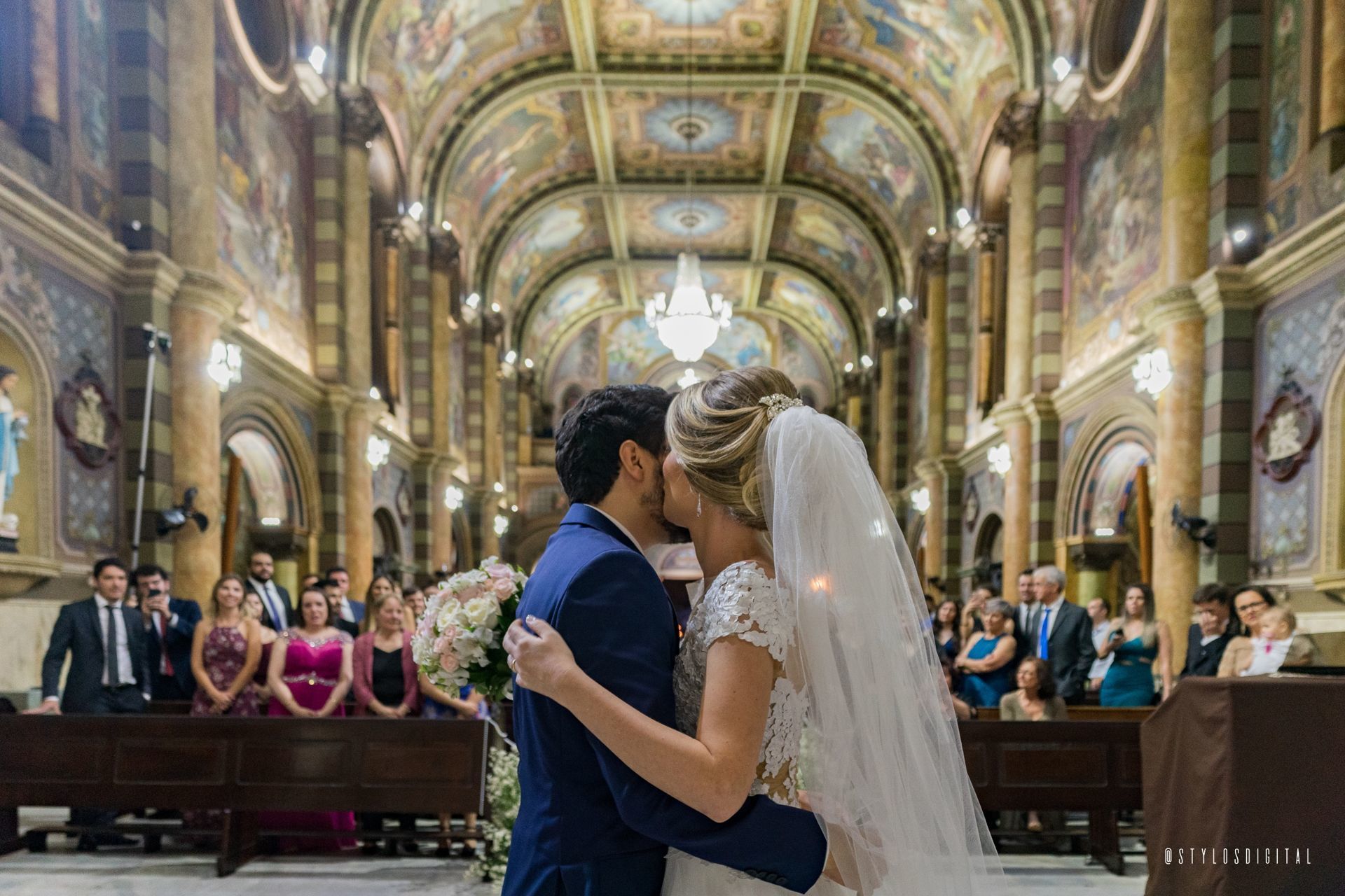 Foto Sangue, suor e uma festa de casamento Foto Sangue, suor e uma festa de casamento - Imagem 19