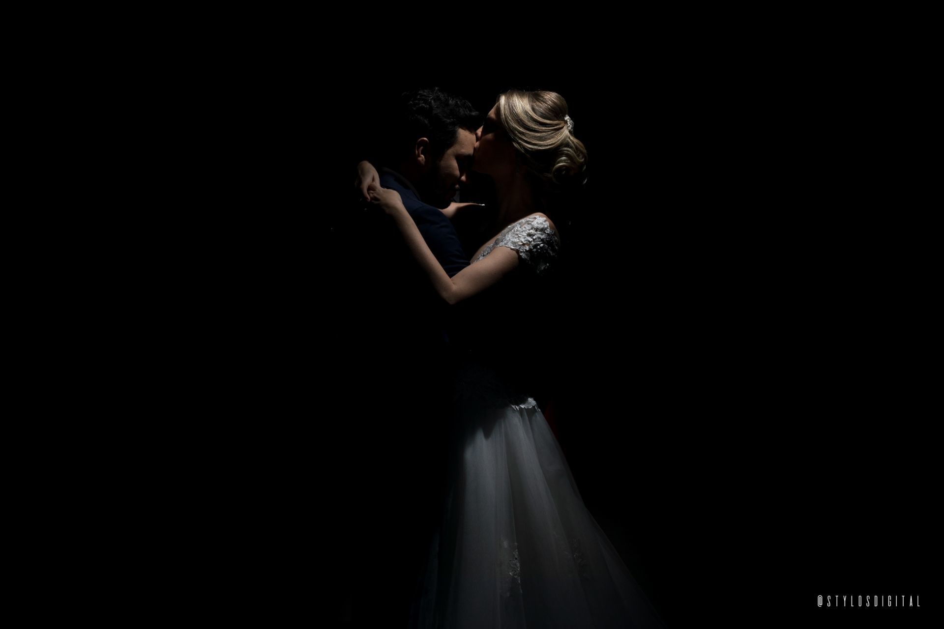 Foto Sangue, suor e uma festa de casamento Foto Sangue, suor e uma festa de casamento - Imagem 27
