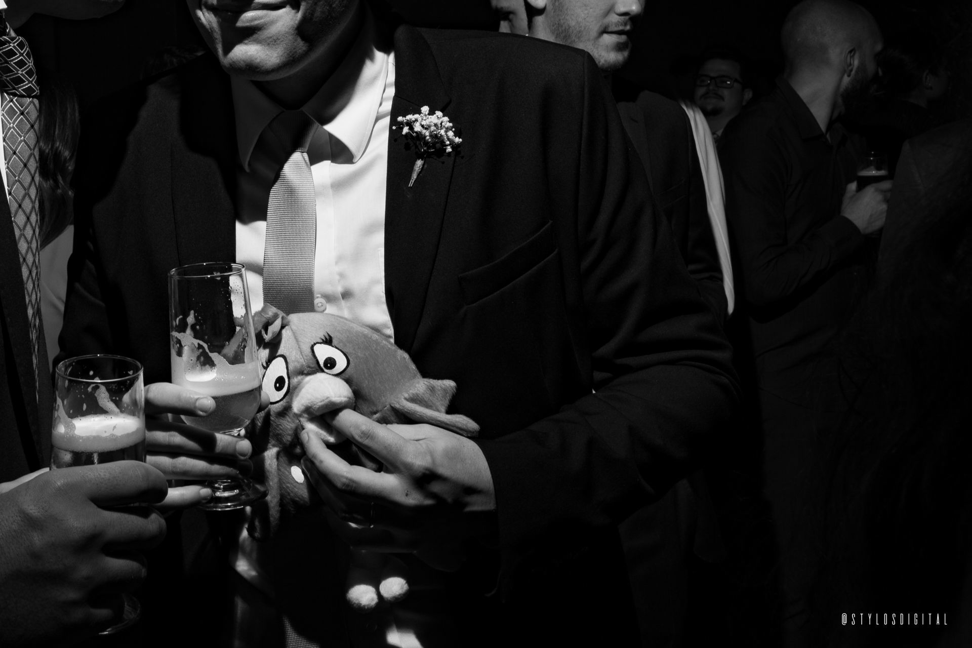 Foto Sangue, suor e uma festa de casamento Foto Sangue, suor e uma festa de casamento - Imagem 36