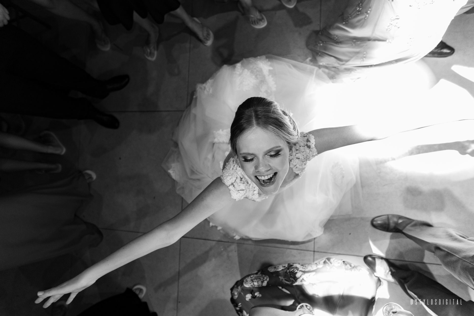 Foto Sangue, suor e uma festa de casamento Foto Sangue, suor e uma festa de casamento - Imagem 48