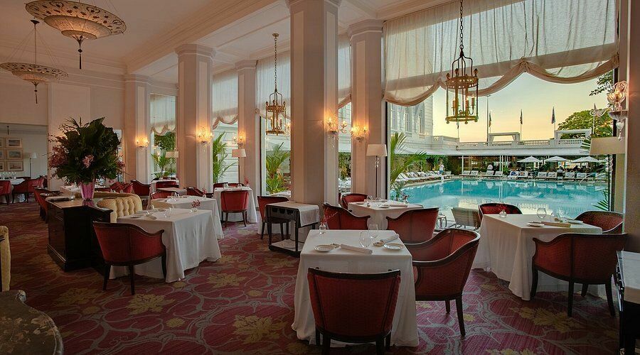 Foto 5. Proposing at the Ristorante Cipriani: A Gourmet Proposal in the Heart of Rio For a luxurious, gourmet experience, Ristorante Cipriani at the Belmond Copacabana Palace is an exceptional lo5 Luxurious and Elegant Places to Propose in Rio de Janeiro Foto 5. Proposing at the Ristorante Cipriani: A Gourmet Proposal in the Heart of Rio For a luxurious, gourmet experience, Ristorante Cipriani at the Belmond Copacabana Palace is an exceptional lo5 Luxurious and Elegant Places to Propose in Rio de Janeiro - Imagem 4